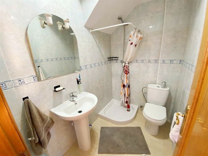 Image No.40-3 Bed Duplex for sale