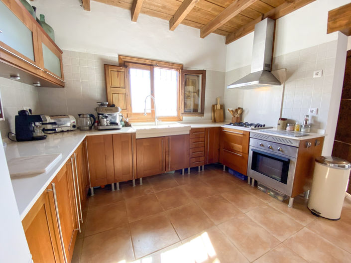 Image No.12-4 Bed Property for sale
