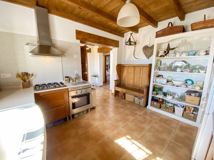 Image No.13-4 Bed Property for sale