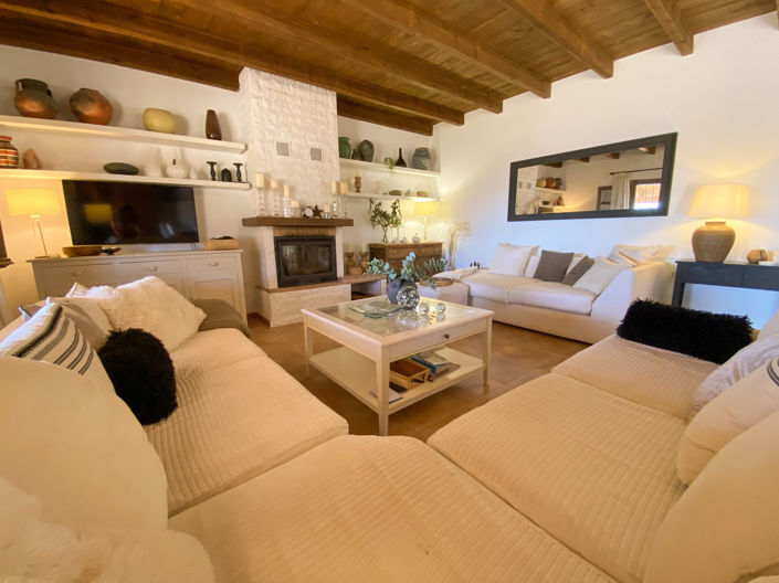 Image No.19-4 Bed Property for sale