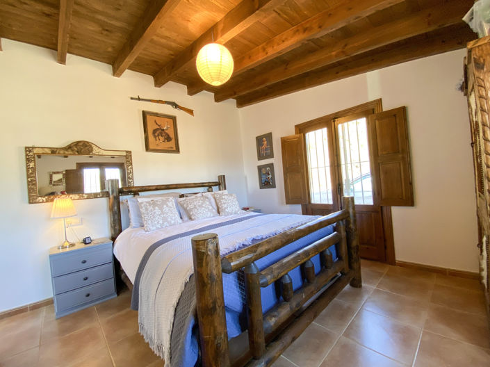 Image No.22-4 Bed Property for sale