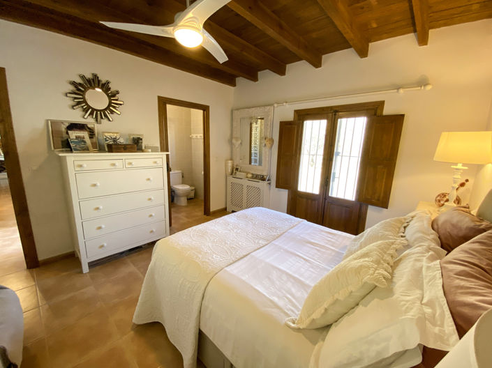 Image No.31-4 Bed Property for sale