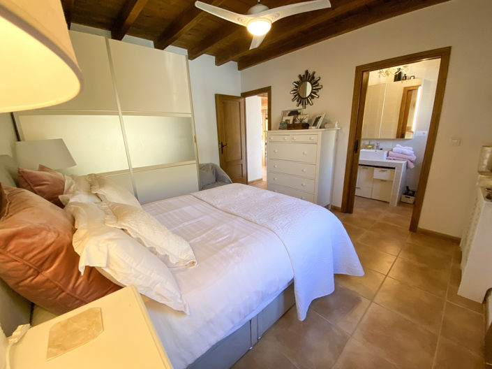 Image No.33-4 Bed Property for sale