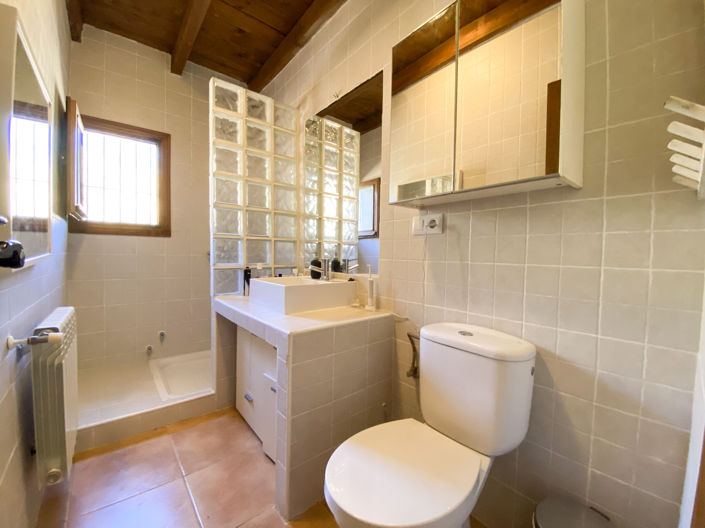 Image No.38-4 Bed Property for sale