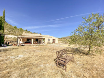 vh2838-country-house-for-sale-in-velez-rubio-
