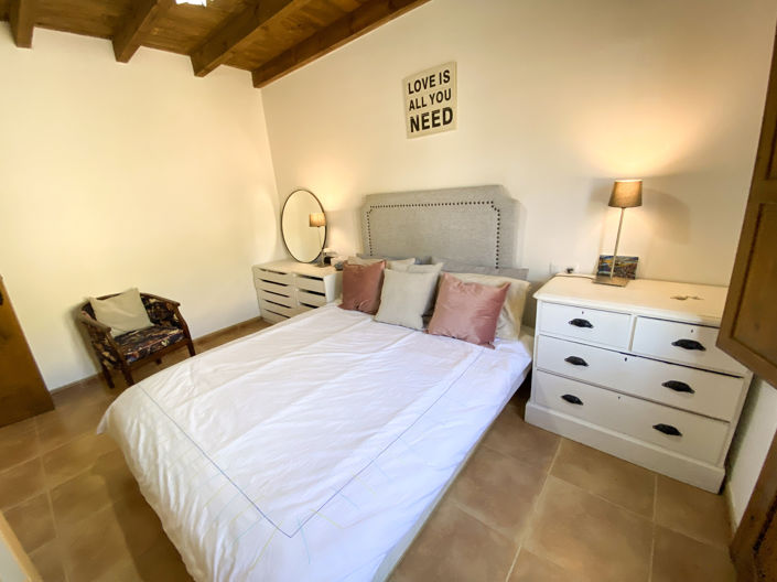 Image No.41-4 Bed Property for sale