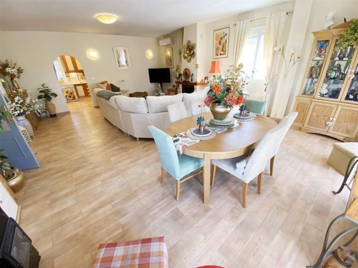 Image No.27-3 Bed Villa for sale