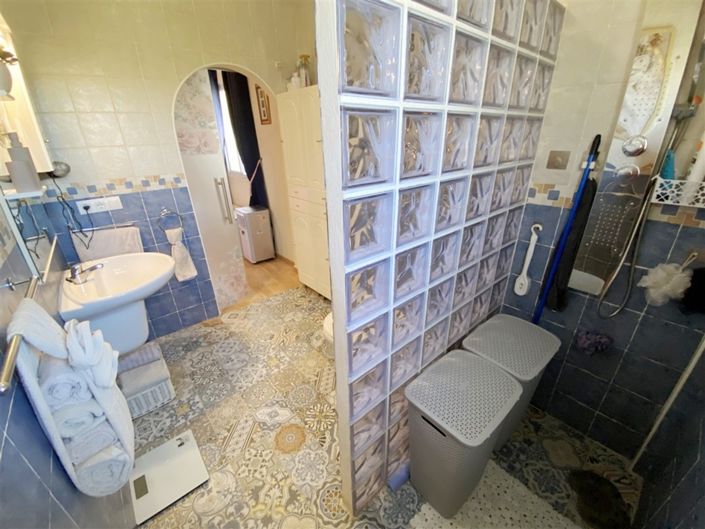 Image No.37-3 Bed Villa for sale