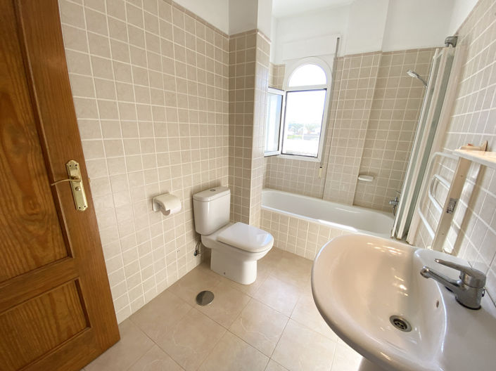 Image No.24-3 Bed Villa for sale