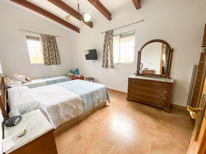 Image No.18-2 Bed Property for sale