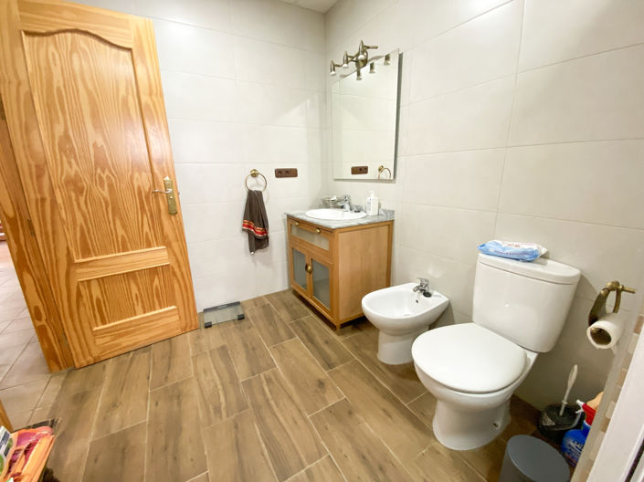 Image No.22-2 Bed Property for sale