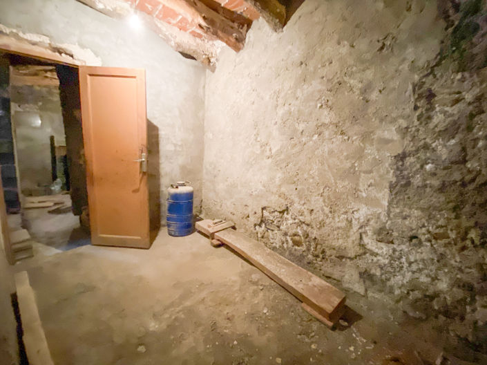 Image No.13-3 Bed Property for sale