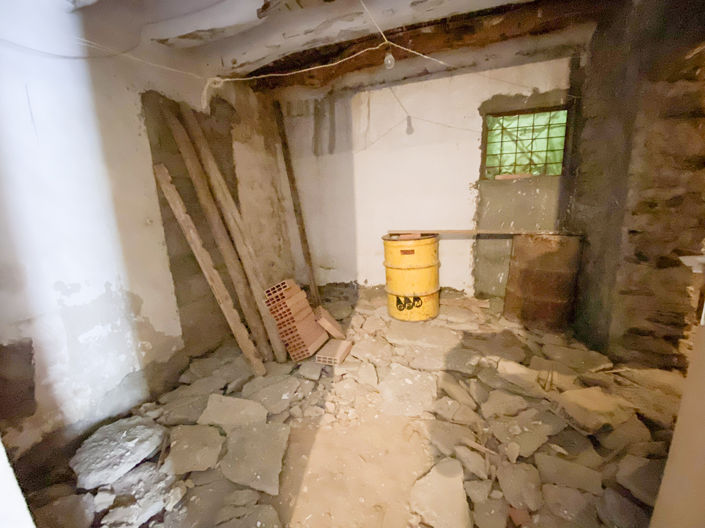 Image No.17-3 Bed Property for sale