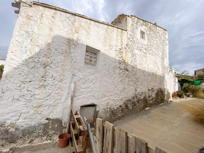 Image No.2-3 Bed Property for sale