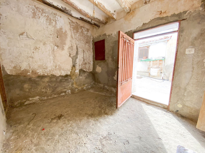 Image No.20-3 Bed Property for sale