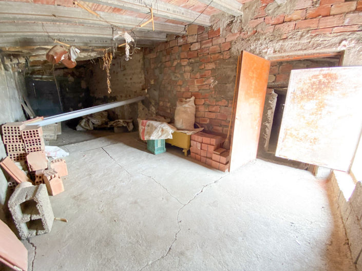 Image No.24-3 Bed Property for sale