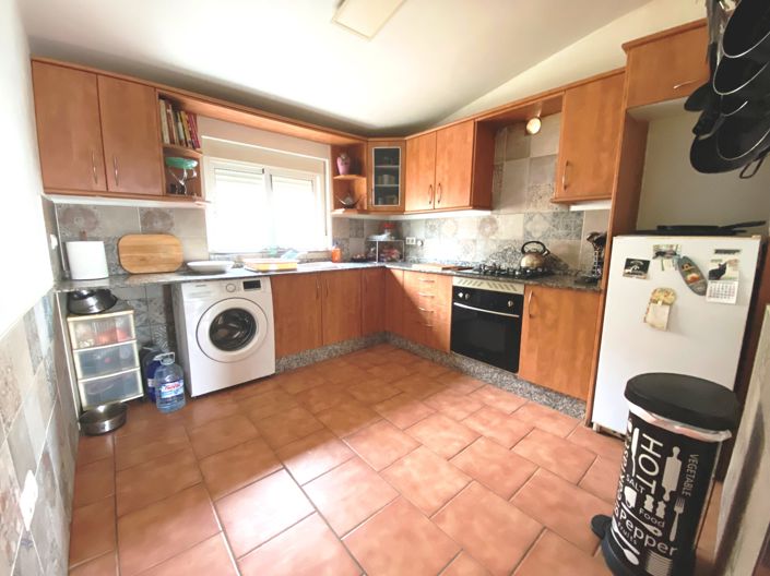 Image No.11-3 Bed Property for sale