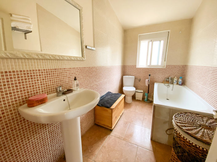 Image No.14-3 Bed Property for sale