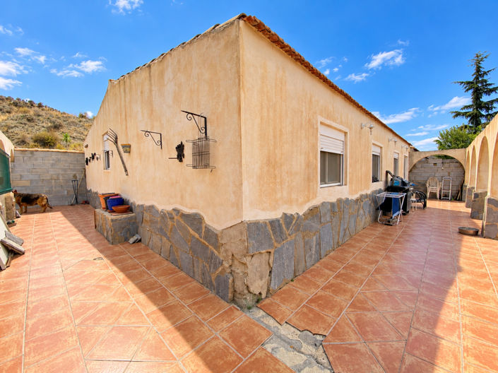 Image No.19-3 Bed Property for sale