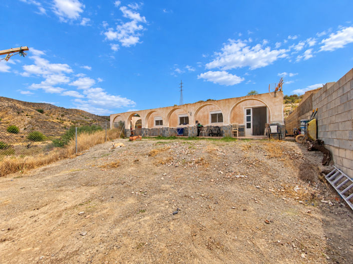 Image No.3-3 Bed Property for sale