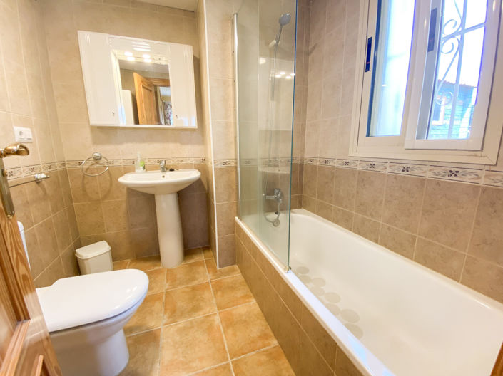 Image No.20-3 Bed Villa for sale