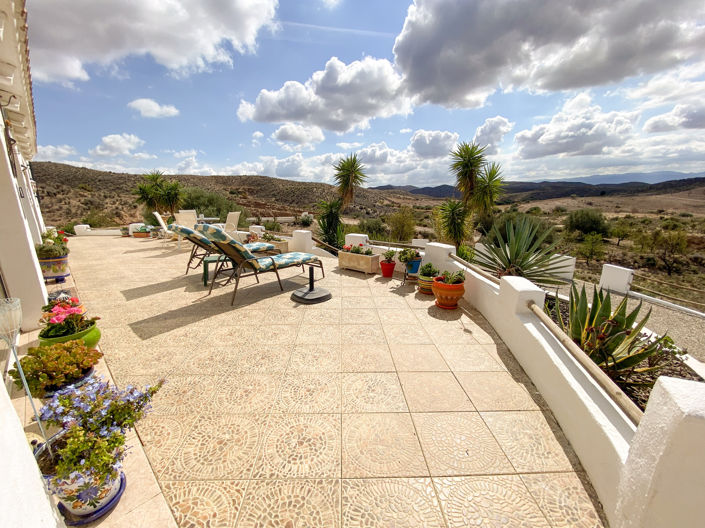 Image No.12-3 Bed Property for sale
