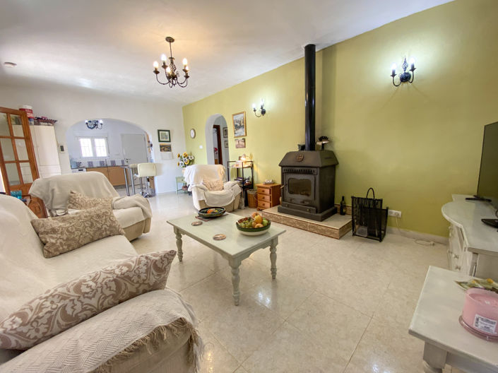Image No.18-3 Bed Property for sale