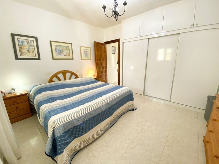 Image No.21-3 Bed Property for sale