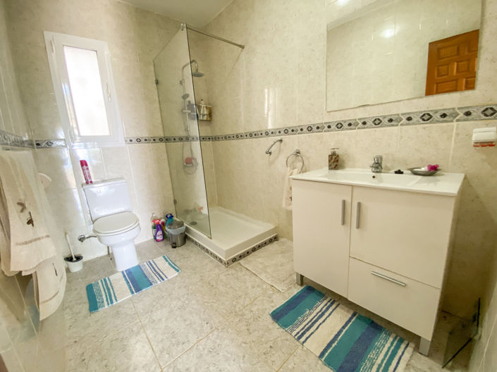 Image No.23-3 Bed Property for sale