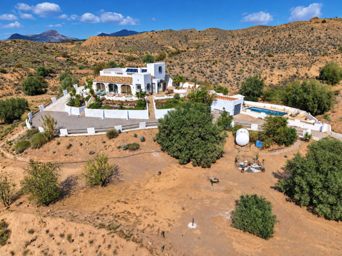 Image No.30-3 Bed Property for sale