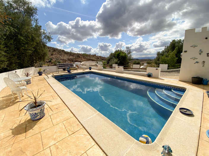 Image No.5-3 Bed Property for sale