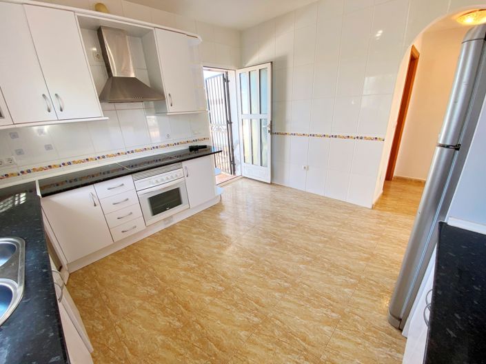 Image No.18-3 Bed Villa for sale
