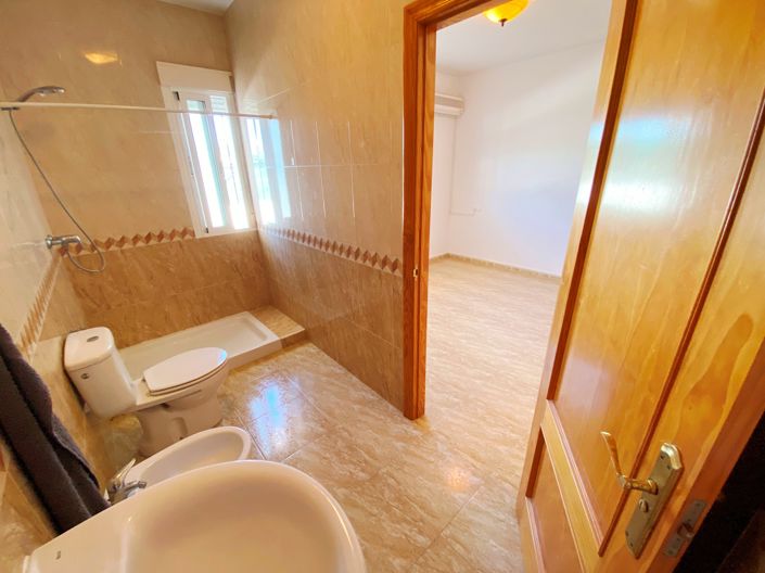 Image No.27-3 Bed Villa for sale