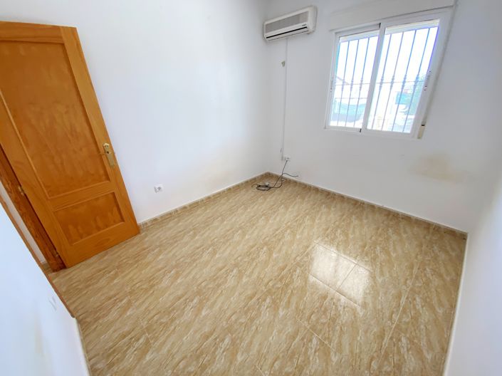 Image No.35-3 Bed Villa for sale