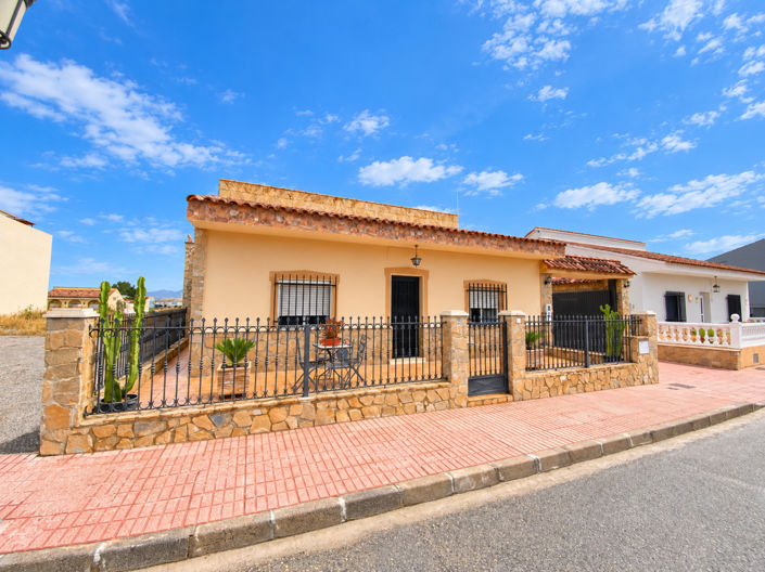 Image No.2-4 Bed Villa for sale
