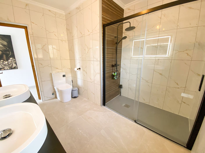 Image No.20-3 Bed Villa for sale