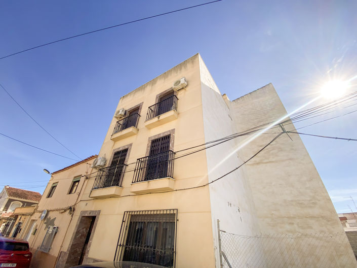 Image No.19-4 Bed Apartment for sale