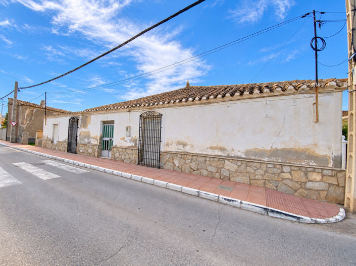 Image No.24-4 Bed Property for sale