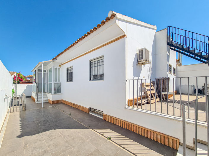 Image No.29-3 Bed Villa for sale