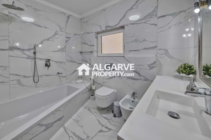 Image No.10-Villa de 7 chambres à vendre à Alporchinhos