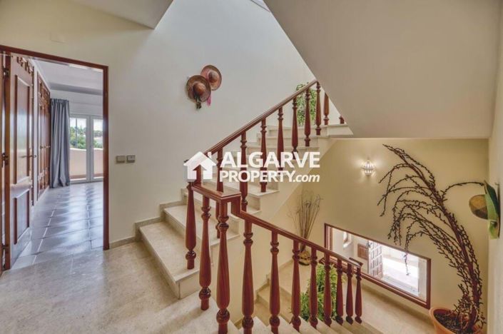 Image No.17-7 Bed Villa for sale