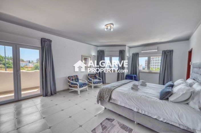 Image No.11-7 Bed Villa for sale