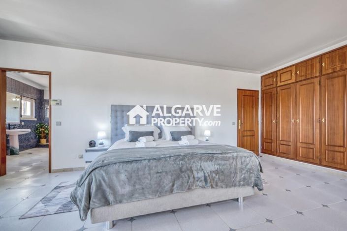 Image No.12-7 Bed Villa for sale