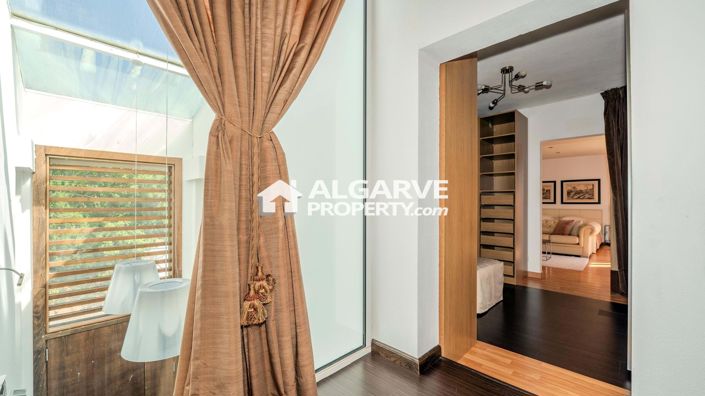 Image No.29-5 Bed Villa for sale