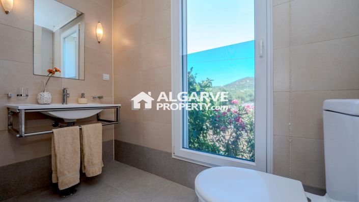 Image No.50-5 Bed Villa for sale