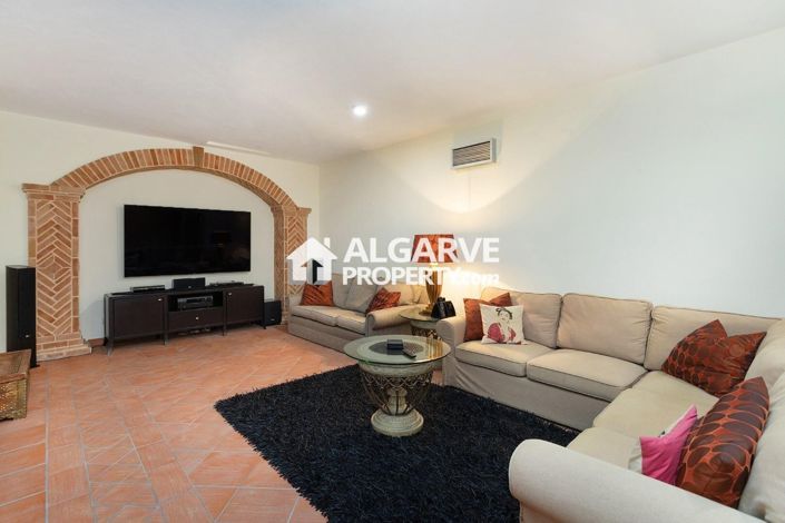 Image No.19-4 Bed Villa for sale