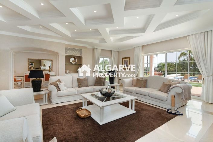 Image No.2-4 Bed Villa for sale