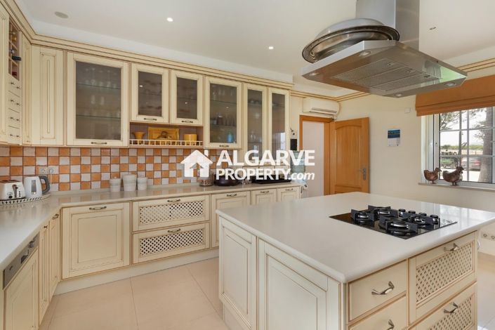 Image No.10-4 Bed Villa for sale