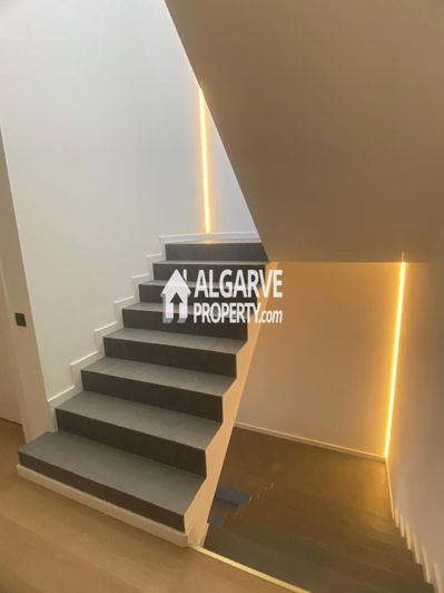 Image No.8-3 Bed Villa for sale