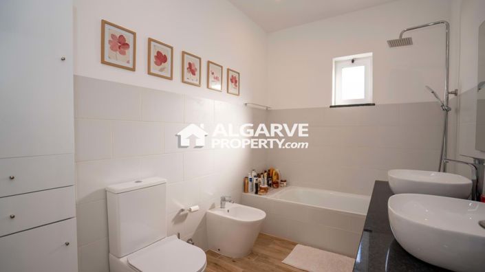 Image No.15-4 Bed Villa for sale